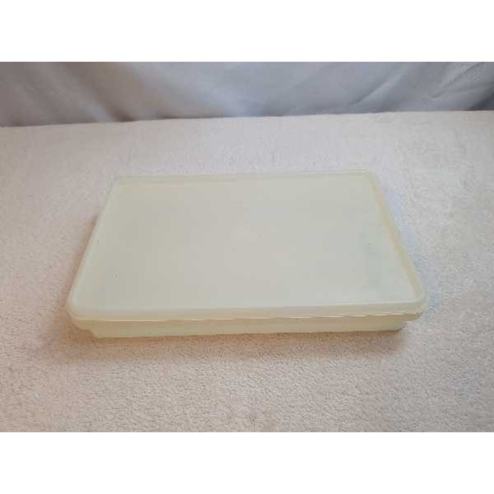 Tupperware Container with Lid Rectangular Food Storage Plastic - Picture 9 of 11